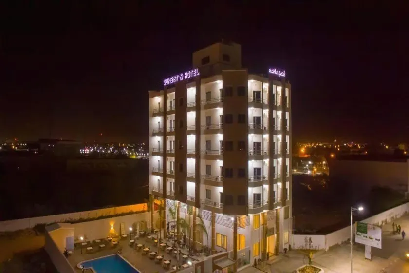 SUNSET HOTEL - Image 1