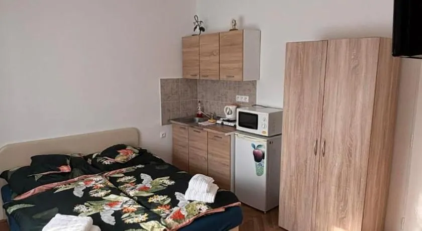 Apartman Ládi - Image 1