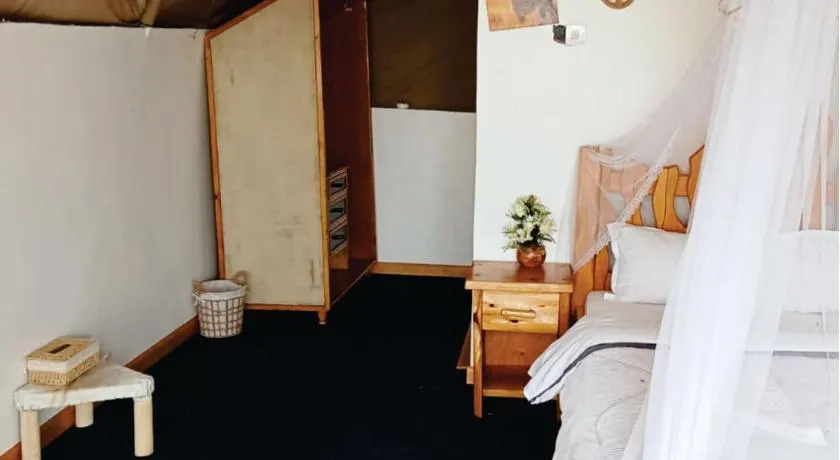 Hotel White Sandcastle Mara Lodge - Image 1