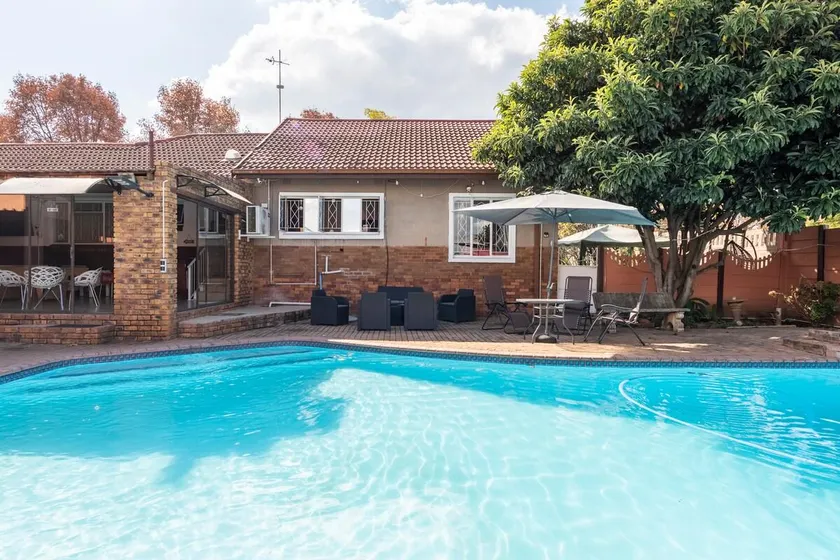 Whitehouse Lodge Benoni - Image 1