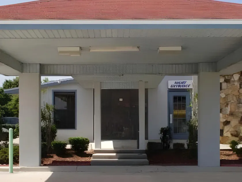 Sunrise Inn - Bradenton - Image 1