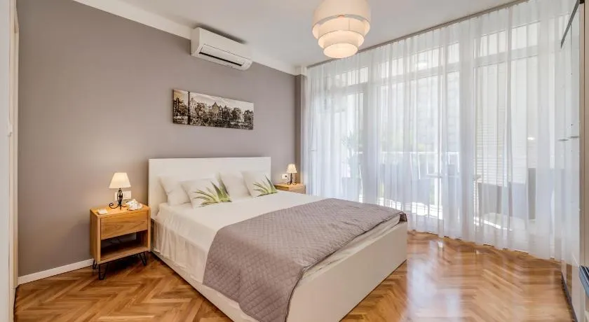 Room Nada - Image 1