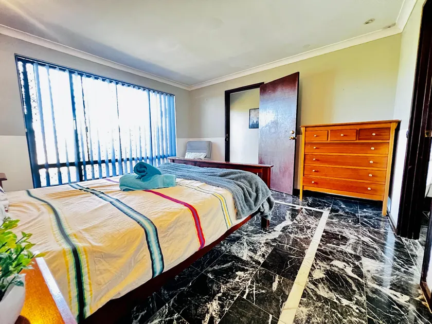 Long Stay Ens Mater Holiday Room Near Fremantle - Image 1