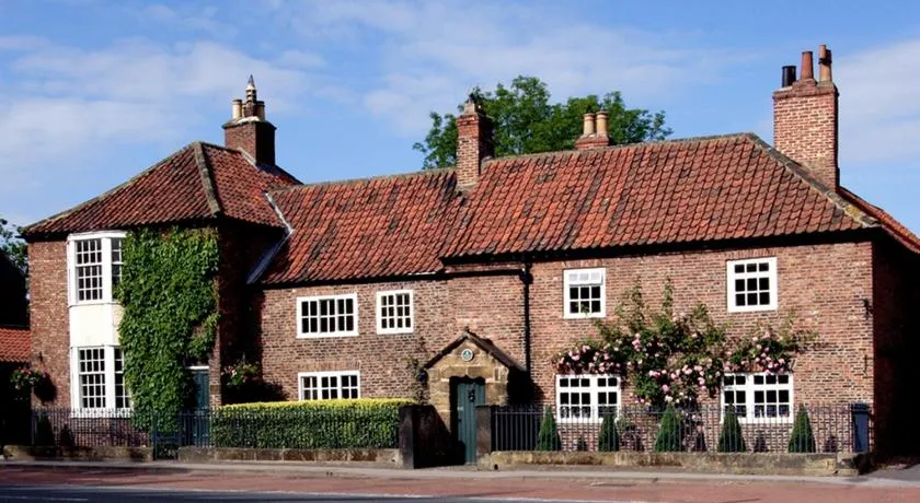 Porch House - Image 1