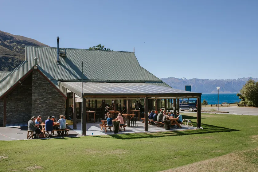 Hawea Hotel - Image 1