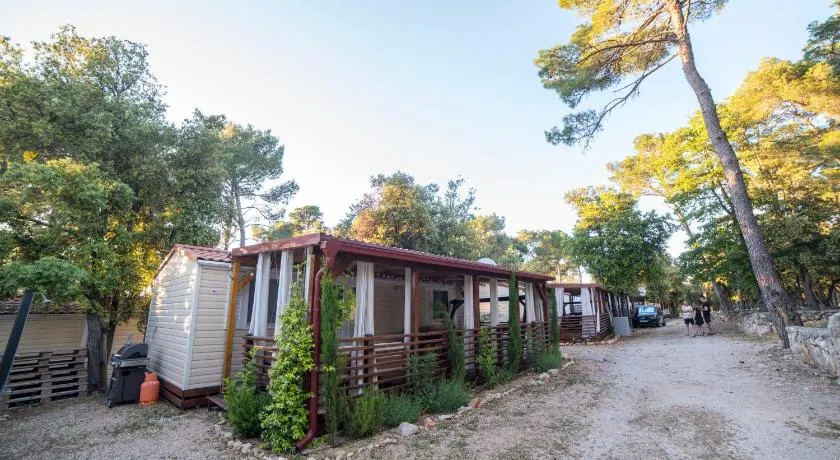 Mobile Home Cube - 3 Bedrooms, Terrace, Near Beach - Image 1