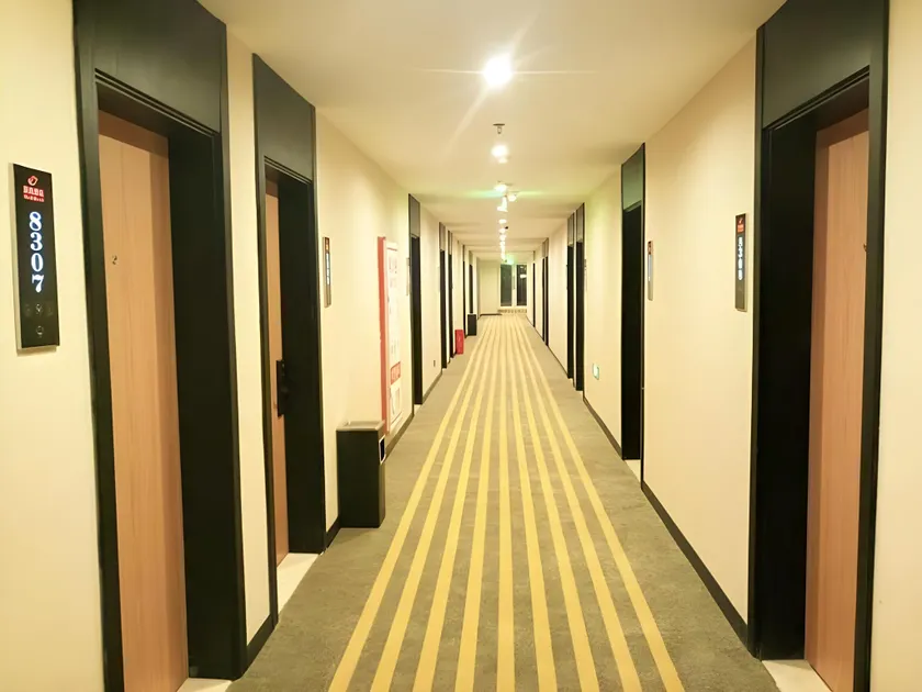 Shell Hotel Bozhou Lixin County Passenger Center - Image 1