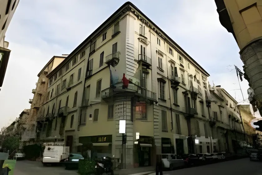 Le Petit Hotel - Image 1