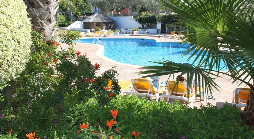 Alto Club Apartments - Image 1