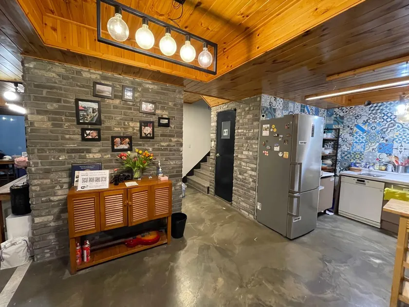 Twin Rabbit Guesthouse - Image 1