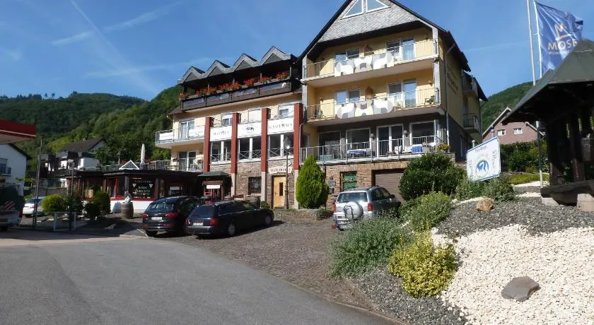 Wein- und Gästehaus St. Aldegundishof - Image 1