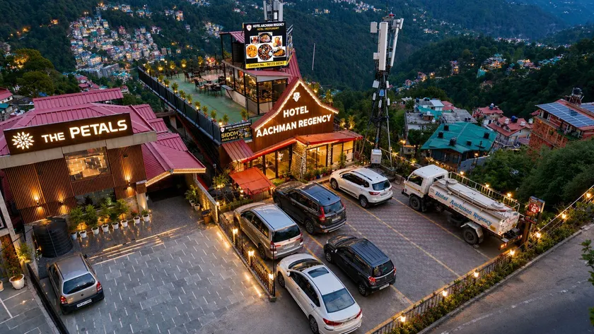 Hotel Aachman Regency with Rooftop Terrace - Image 1