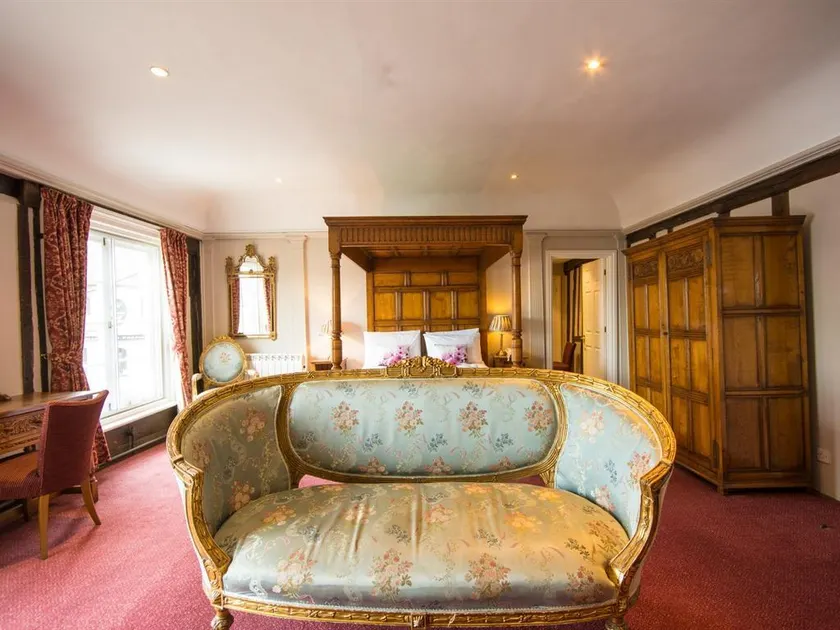 The Crown Hotel - Image 1