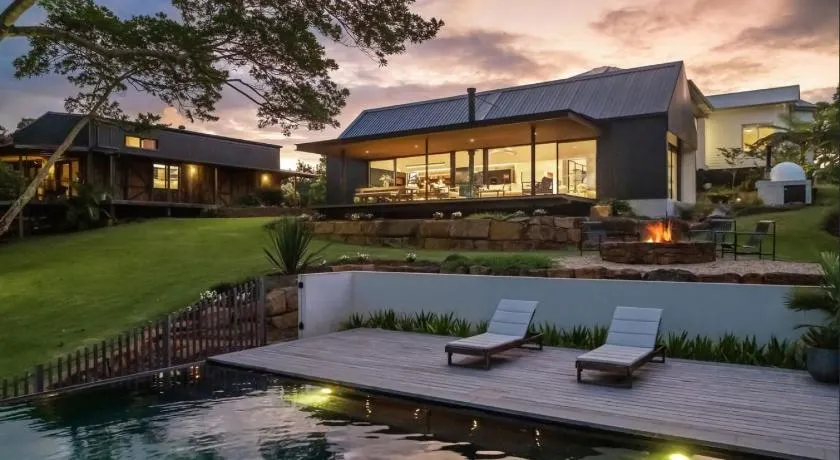 Charlotte Estate Luxury Byron Retreat w Pool Events - Image 1