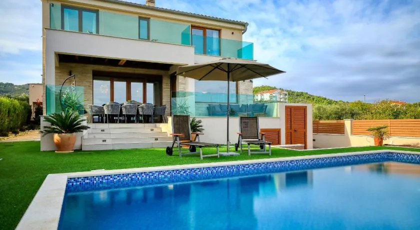 Masanda Luxury Apartments - Image 1