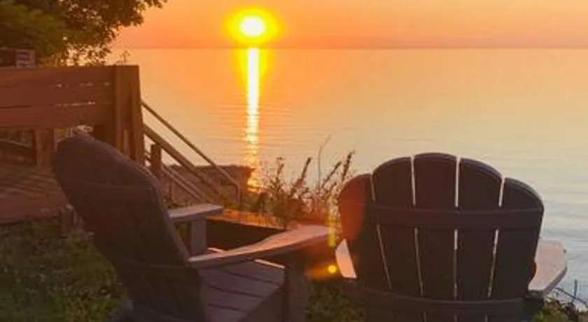 Lakefront Cottage w/ Private Beach- Niagara - Image 1