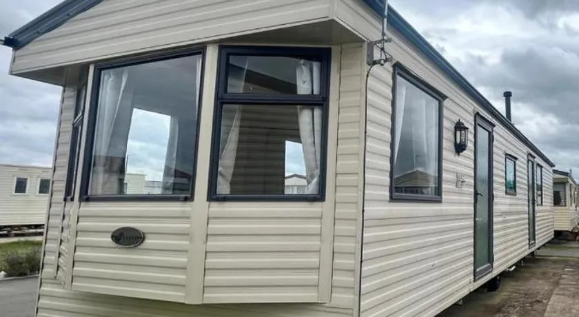Jones caravan hire fir tree lyons robinhood rhyl - Image 1