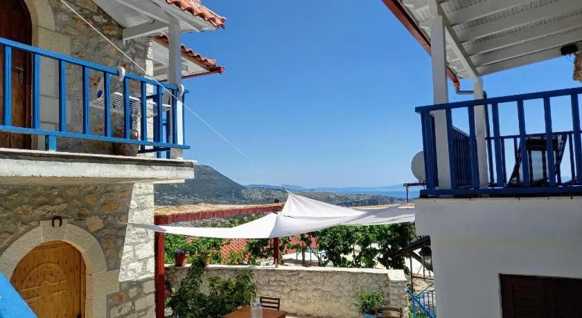 Amphora Guesthouse - Image 1
