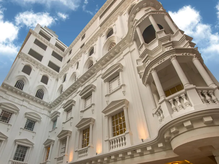 Luxus Grand Hotel - Image 1