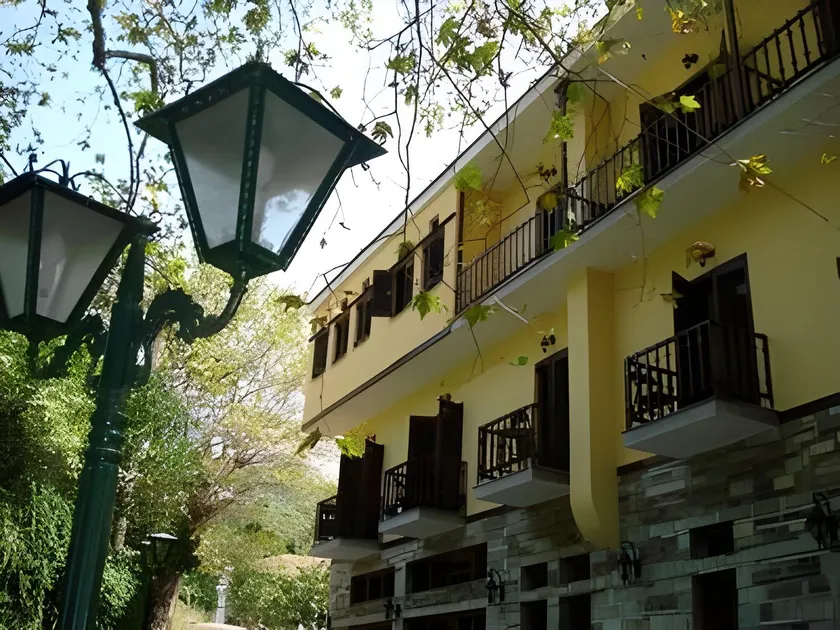 Pelias Hotel - Image 1