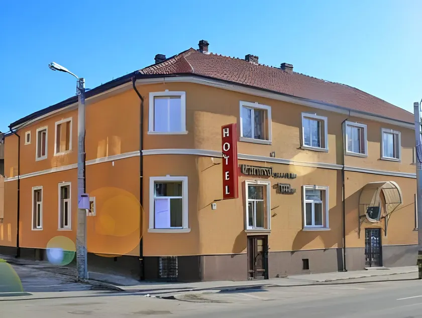 Carnival City Hotel Oradea - Image 1