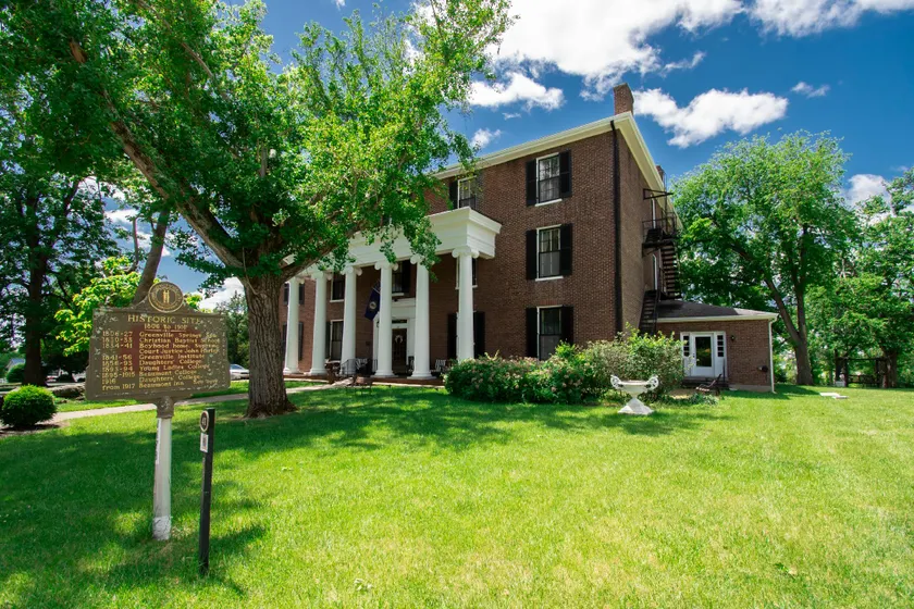 Beaumont Inn - Image 1