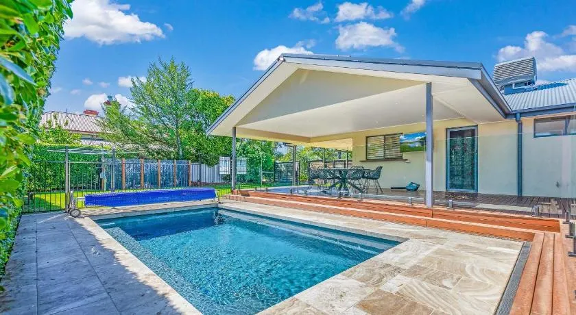The Great Escape - Echuca Holiday Homes - Image 1