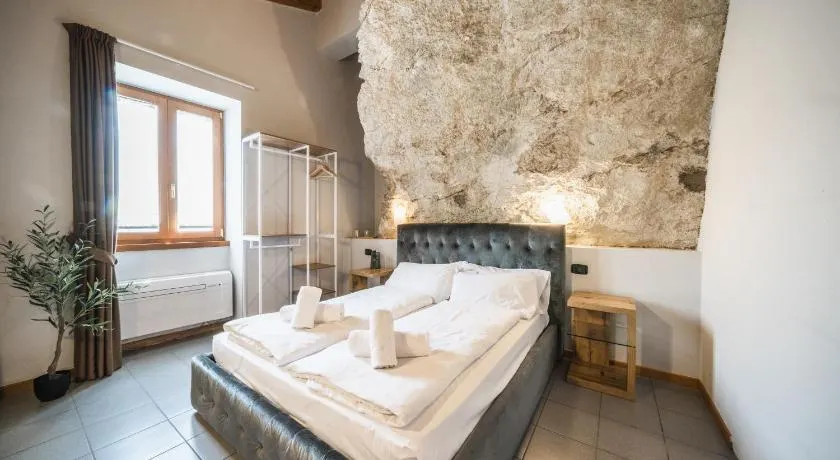 La Cantinota - Locanda De Manincor Rooms - Image 1