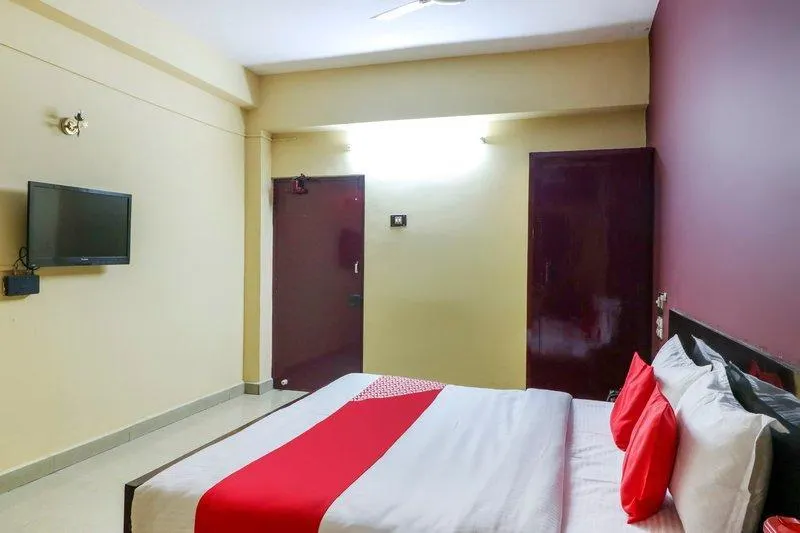 OYO 45895 Hotel Blue Nile - Image 1