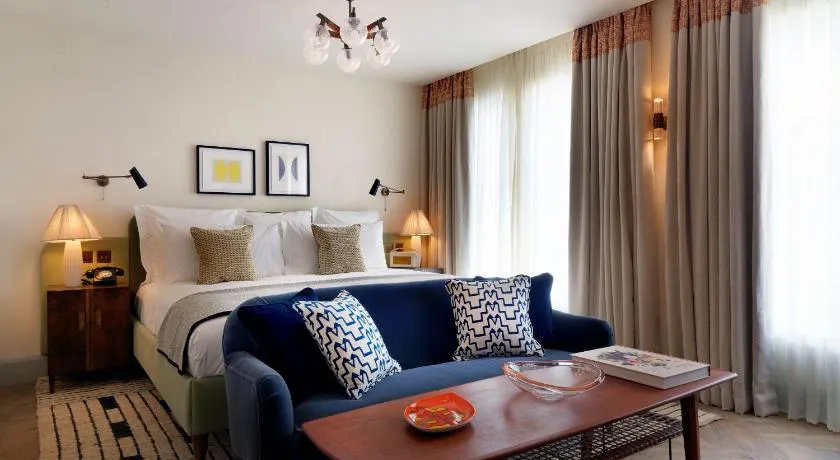 Redchurch Townhouse - Image 1
