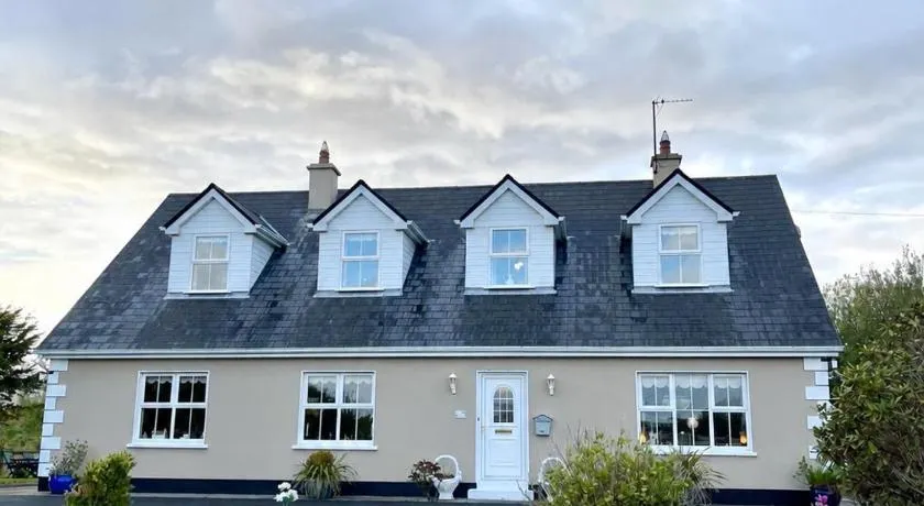 Roskeen house - Image 1