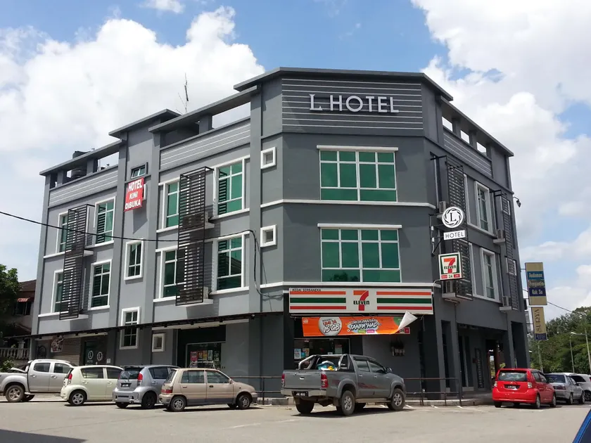 L Hotel - Image 1