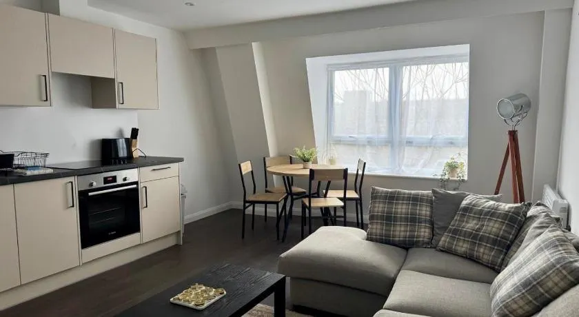 Contractor Accommodation Swindon Cheap Parking - Image 1