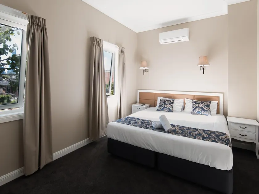 Lily Sands Inn - Image 1