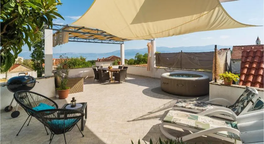 Amazing Apartment In Mirca With House Sea View - Image 1