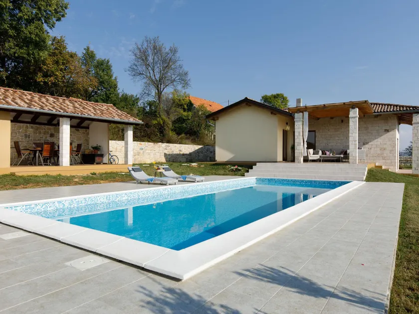 Charming villa with private pool, garden, great roofed terrace, outdoor kitchen - Image 1