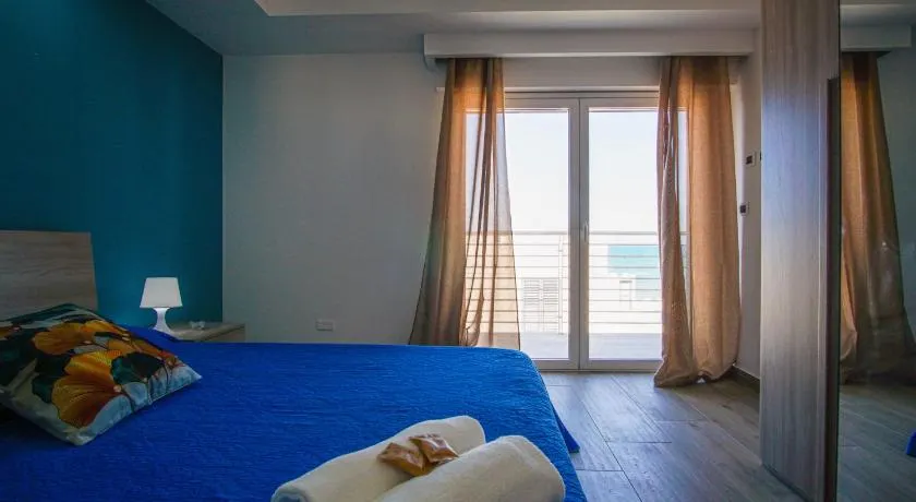 Laguna Blu Apartment - Panoramic View, Very close to the beach - Image 1