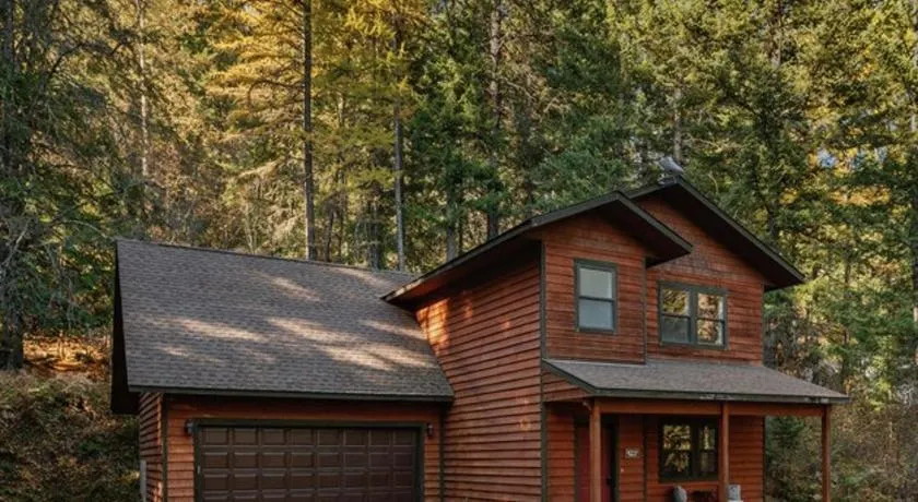 Family Home - Sandpointschweitzer - Image 1