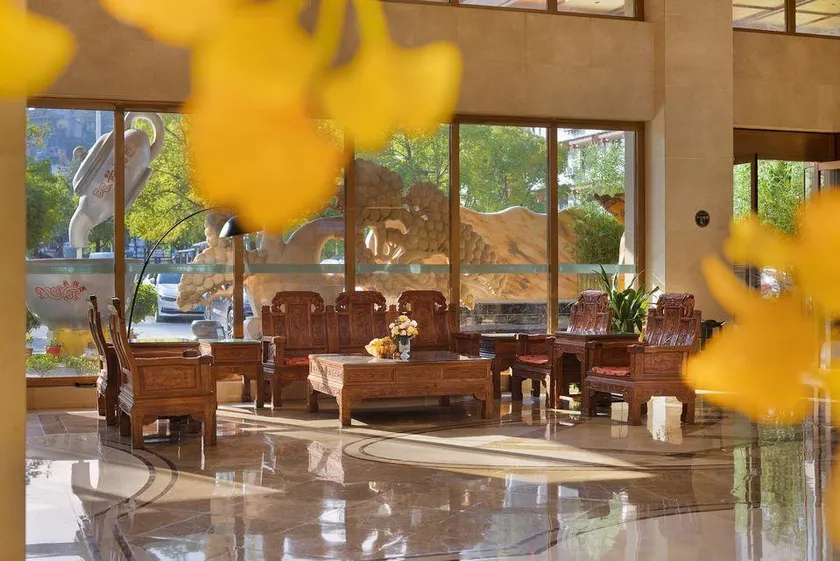 Xiangxi Grand Hotel - Image 1