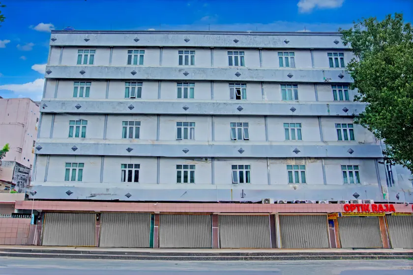 Dancenterak Palembang Near Jembatan Ampera Formerly Azzura Hotel - Image 1