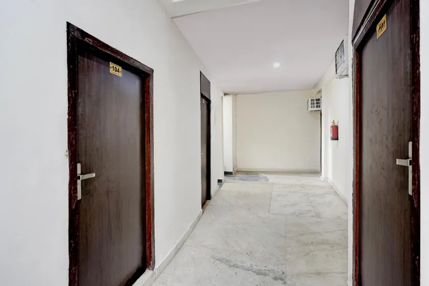 Hotel O Mayur Deluxe - Image 1