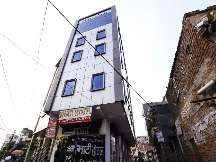 OYO RA Felicity Inn Near ISKCON Temple Noida - Image 1
