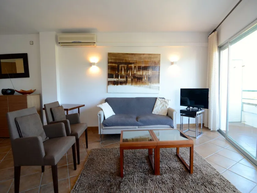 Apartment near town with 2 rooms - Image 1