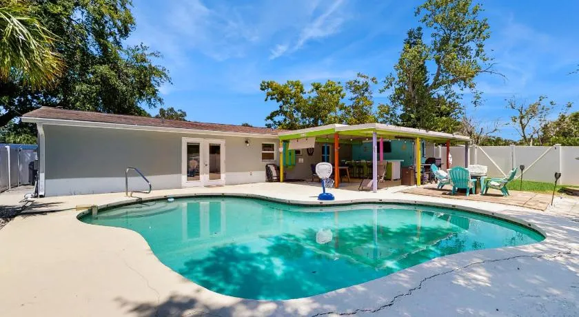 Pinellas Park Cottage - Image 1
