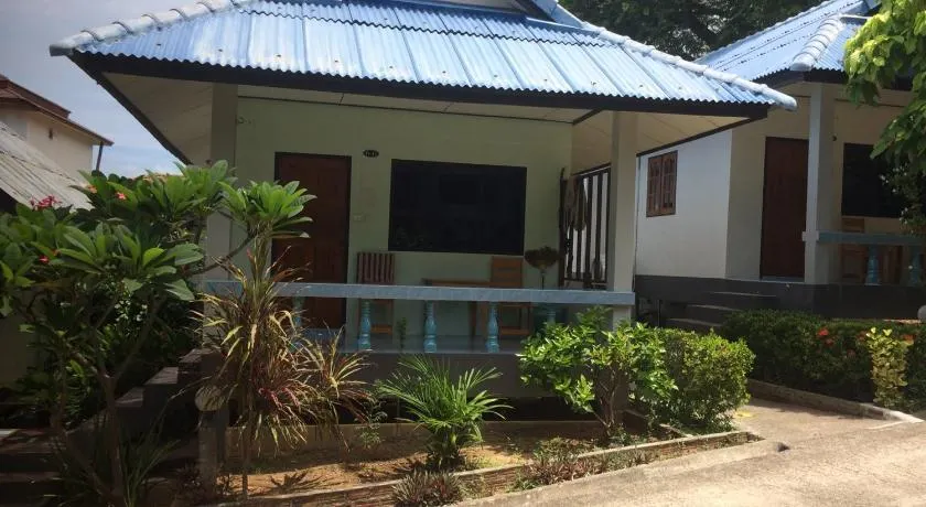 Light In bungalow - Image 1