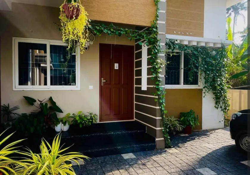 Teakwood 1BHK Fully furnished - Image 1