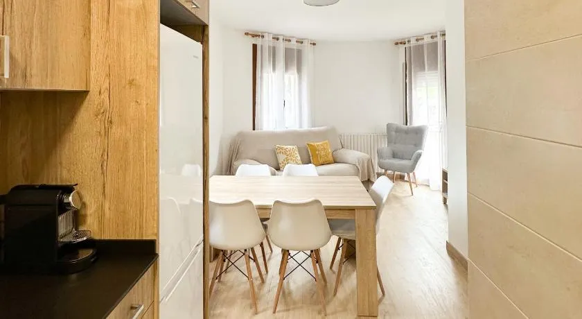 Apartament familiar amb vistes i cèntric by RURAL D'ÀNEU - Image 1