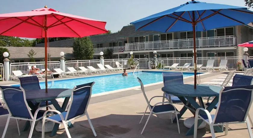 Cape Harbor Motor Inn - Image 1