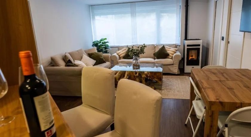 Fantastic brand new apartment in best location just few steps from the ski slope! private parking - Image 1