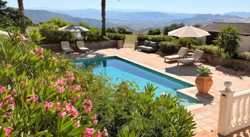 Cortijo la Pura Boutique B&B - Image 1